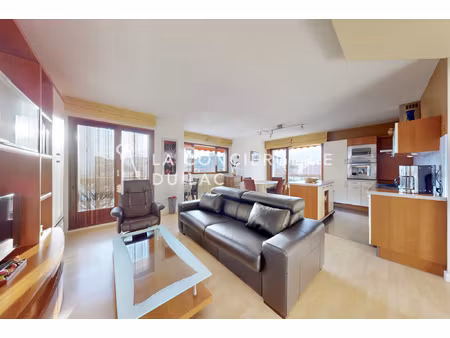 exclusivité à vendre 'le nid'  grand t3 quartier des romains