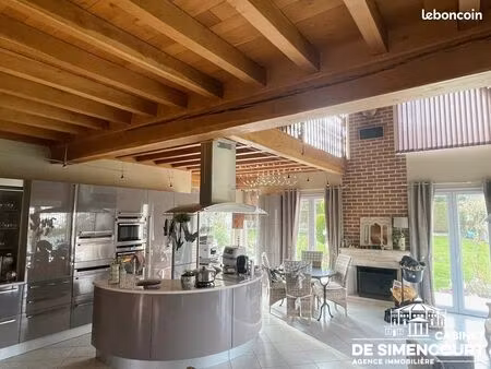 pavillon 5 pièces 221 m²