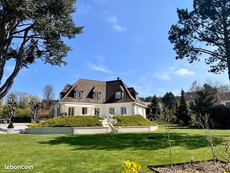 maison 6 pièces 295 m²