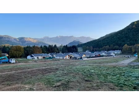 vente terrain 695 m² à saint-etienne-le-laus (05130)  80 925 €