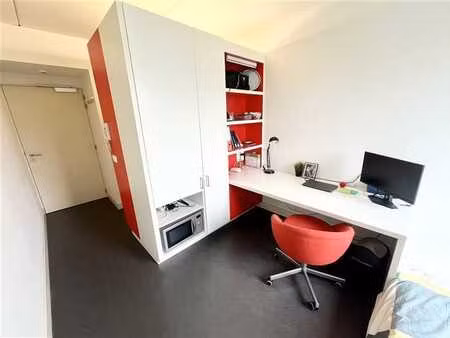 chambre d'étudiant à côté de l'école secondaire ap.