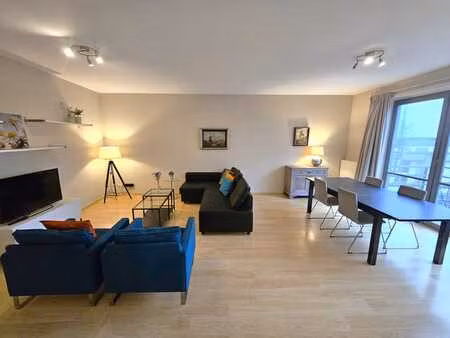 penthouse lumineux 3-chambres centre de bruxelles