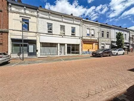 maison de commerce idealement situee