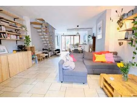 charmante maison 4 chambres avec cour