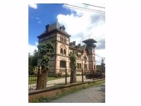 superbe château de 843 m² avec garages et parc