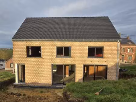 gros oeuvre couvert-fermé. offre àpd 225.000€