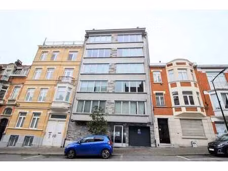 forest national appartement 2 chambres avec terrasse