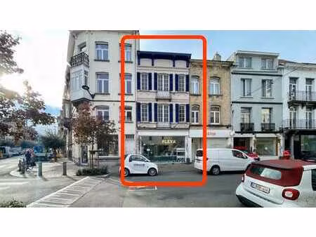 commerce + logement. top localisation. idéal indépendant.