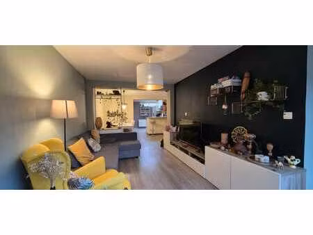 appartement triplex 2 chambres + bureau idéalement situé