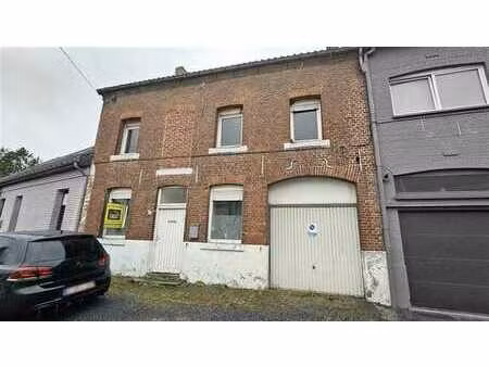 grande maison proposant de belles possibilités