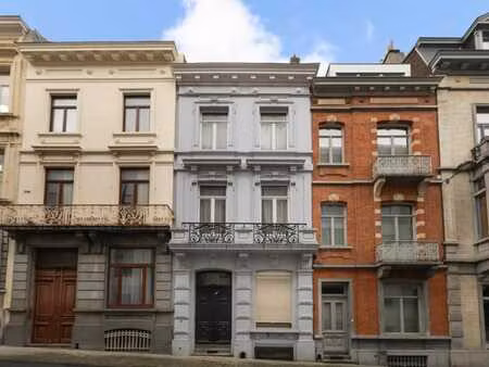 une maison qui raconte bruxelles depuis 1890