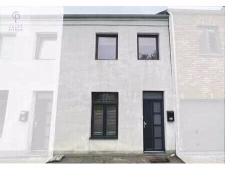 gerenoveerde woning met leuke tuin.