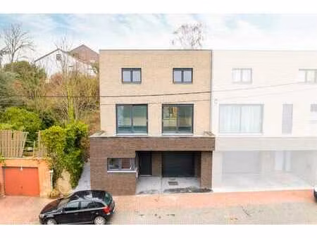 nouvelle construction 2025  3 chambres  jardin et garage.