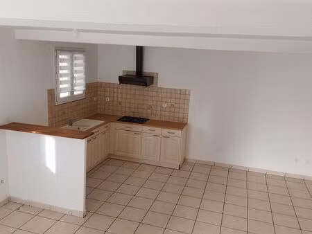 location maison de village