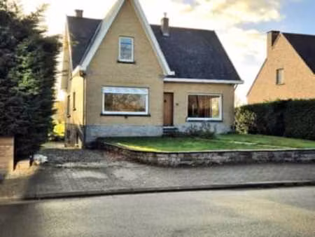 belle villa 4 façades avec jardin et garage