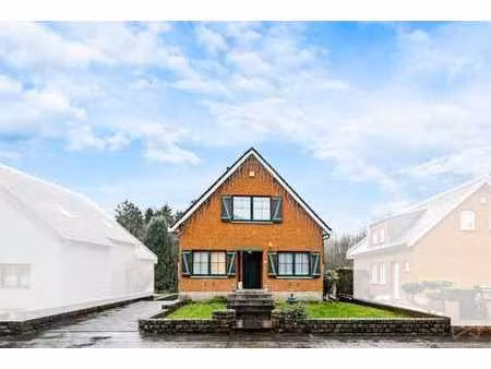 ravissante villa 3 ch. avec jardin et garage!