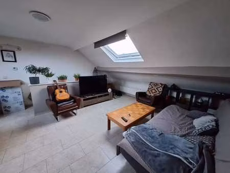 bel appartement lumineux une chambre de 75m2 au calme