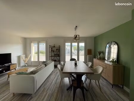 apparemment 68m2 balcon + garage