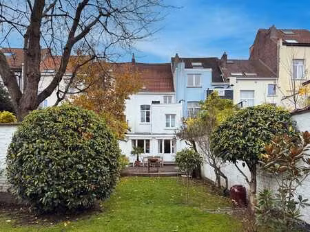 maison unifamiliale (± 270 m²) 4 chambres et jardin