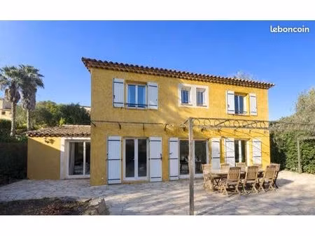 villa 5 chambres  jardin  piscine au calme