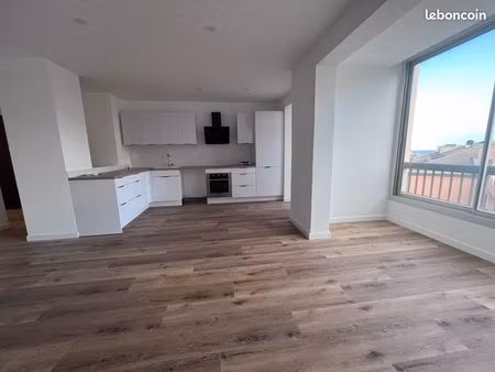 appartement 4 pièces avec parking et loggia à bastia (quartier annonciade)