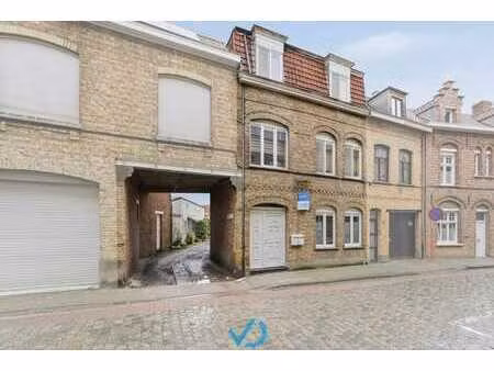 opbrengsteigendom met twee verhuurde appartementen in het...