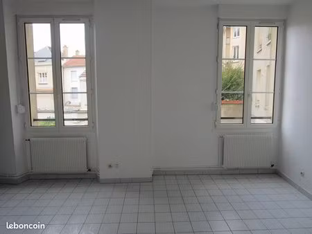 studio 1 pièce 26 m²
