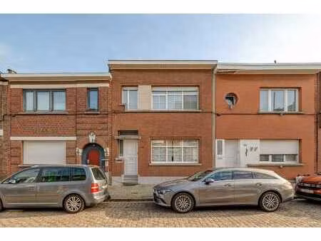 charmante en instapklare gezinswoning in valaarwijk