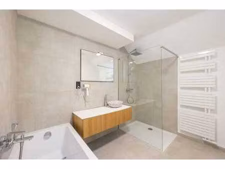 gerenoveerde woning met ruime tuin.