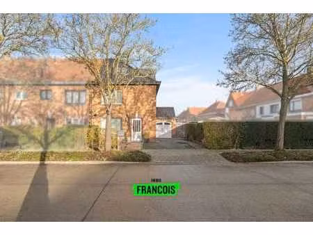 maison jumelée prête à emménager avec 3 chambres à coucher …