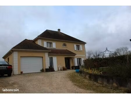 maison 6 pièces 145 m²