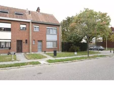 gezinswoning met tuin  garage en uitbreidingsmogelijkhede...