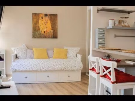 studio refait et meublé centre historique aix-en-provence