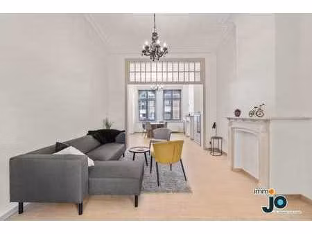 appartement unique et prêt à être emménagé avec de hauts ...