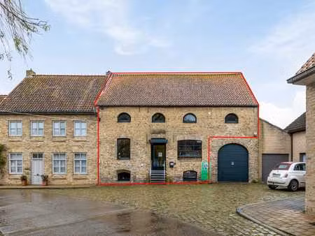 bâtiment historique de brasserie à vendre dans le centre de
