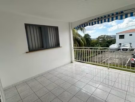 à louer – t3 de standing – secteur acajou / galleria – le lamentin