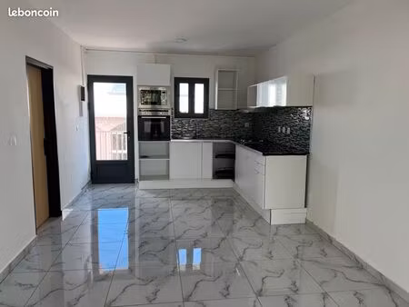 appartement a st gilles les hauts