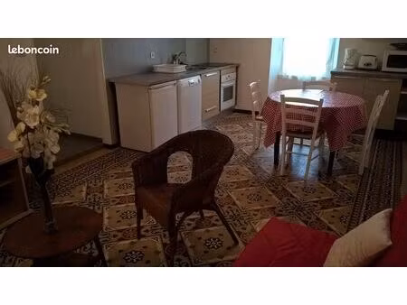 petit t3 vide à louer à lannee