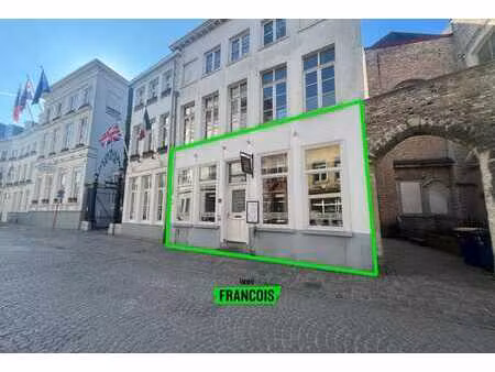 - reprise - commerce dans le centre animé de bruges