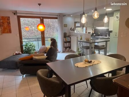 spacieux f4 dans une résidence au calme