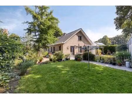 ruime open bebouwing met potentieel in groene  rustige bu...