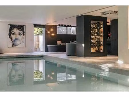 villa de 5 chambres prête à emménager avec piscine intérieur