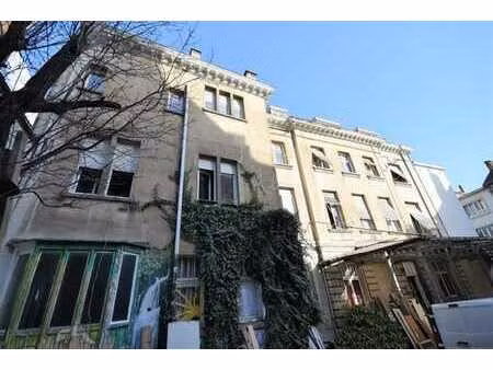 ancienne clinique-hotel neo-classique et batisse art deco