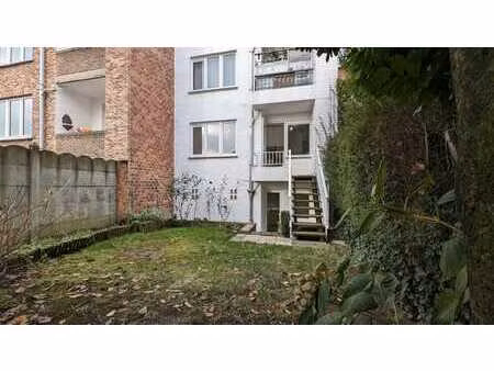 entre paduwa & cimetiere bxl - renove - jardin - garage