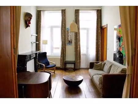 appartement de caractère  meublé. quartier châtelain/louise