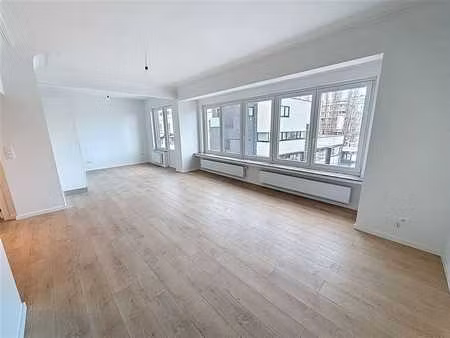 appartement 2 chambres de 81 m²  entièrement rénové