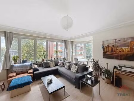 bel appartement 2 chambres idéalement localisé !