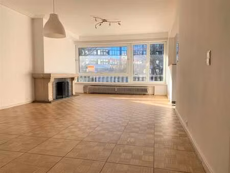 uccle centre  super rez de jardin 3 chambres + parking