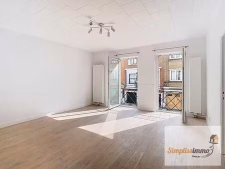 appart. 2 ch. rénové 85 m² terrasse o cave