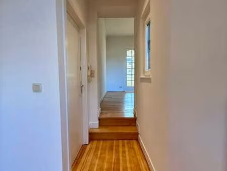 élégant appartement rénové dans maison de maître